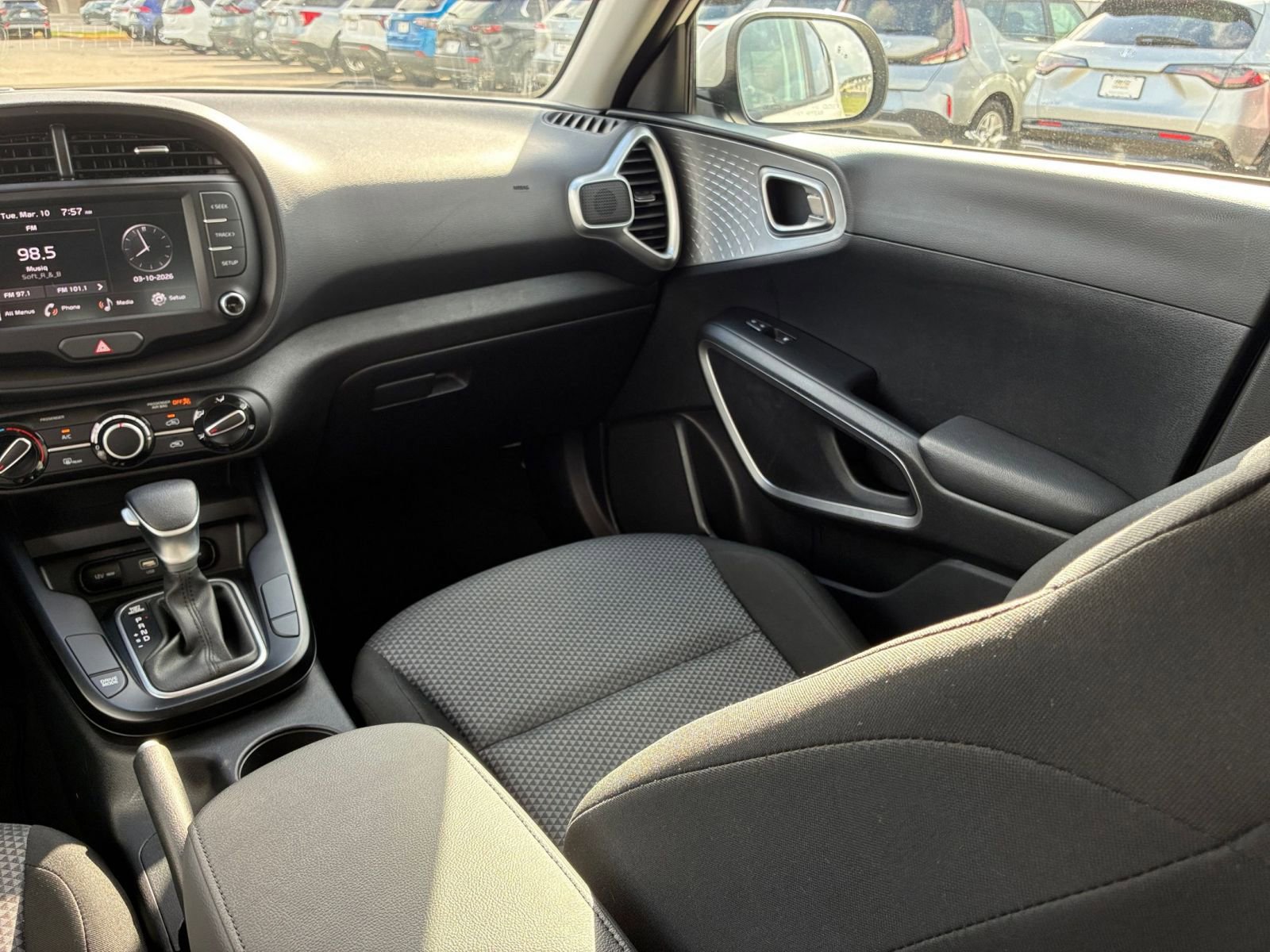 Used 2025 Kia Soul LX w/ LX Technology Package image 28