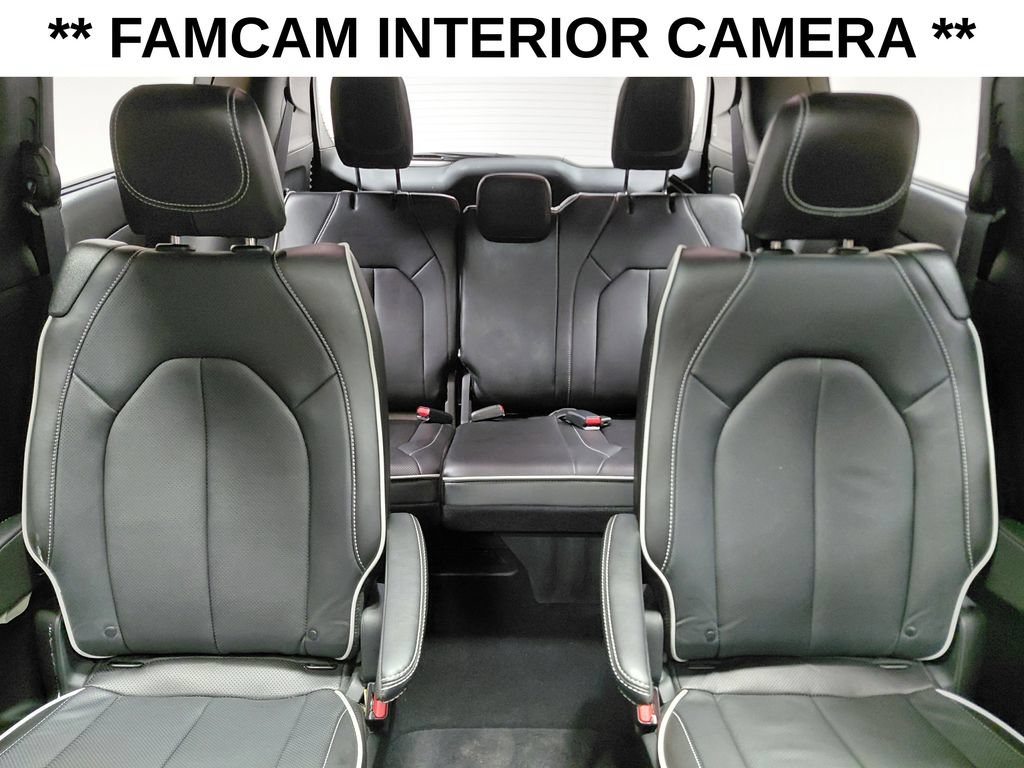 Used 2025 Chrysler Pacifica Limited w/ Uconnect Theater Family Group AWD/4WD image 10