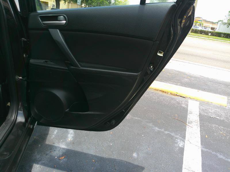 Used 2011 MAZDA MAZDA3 i Touring FWD image 21