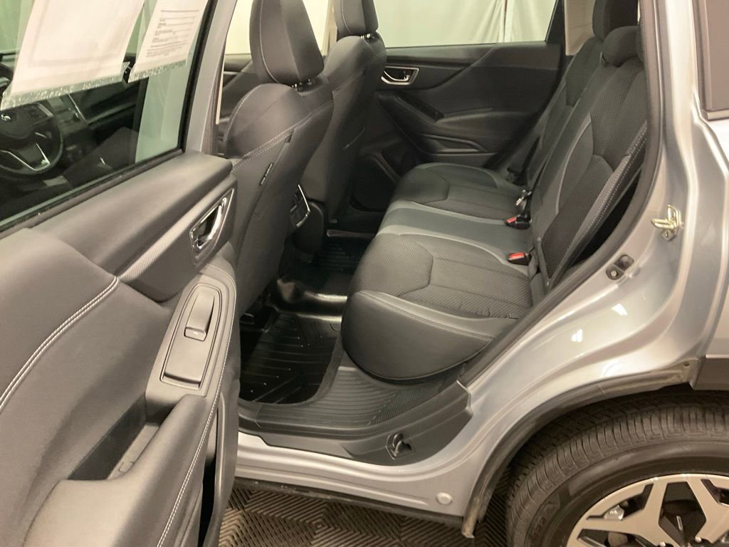 Used 2022 Subaru Forester Premium AWD/4WD image 28