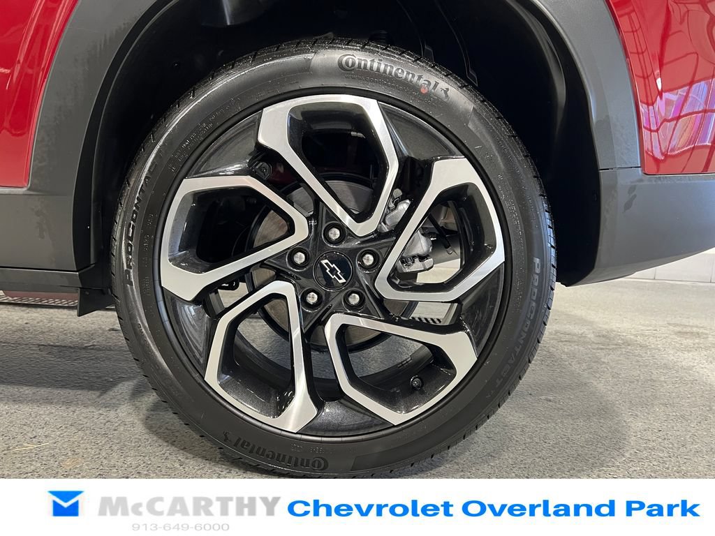 Used 2025 Chevrolet Trax RS w/ Driver Confidence Package FWD image 29