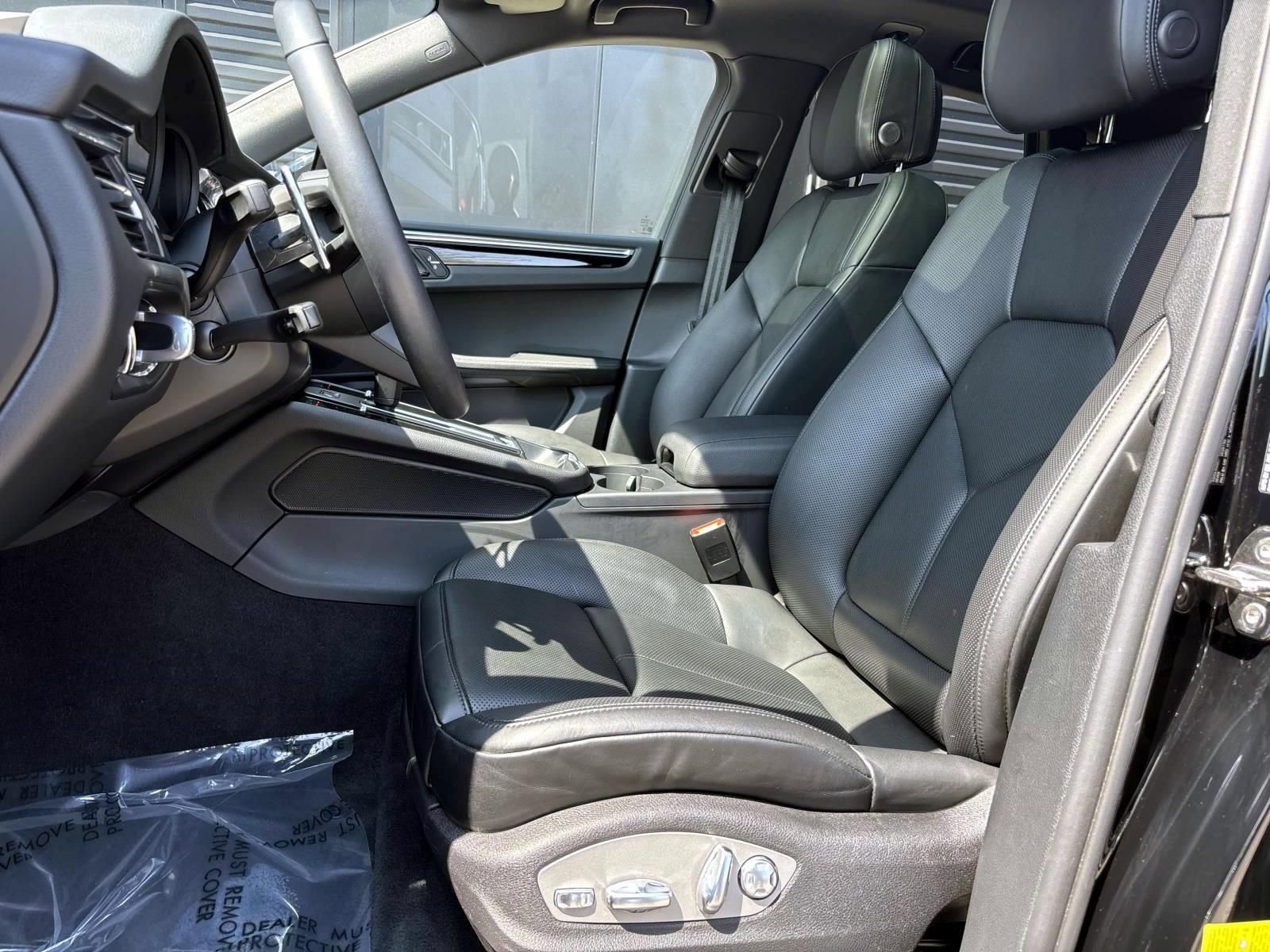 Used 2026 Porsche Macan AWD/4WD image 5