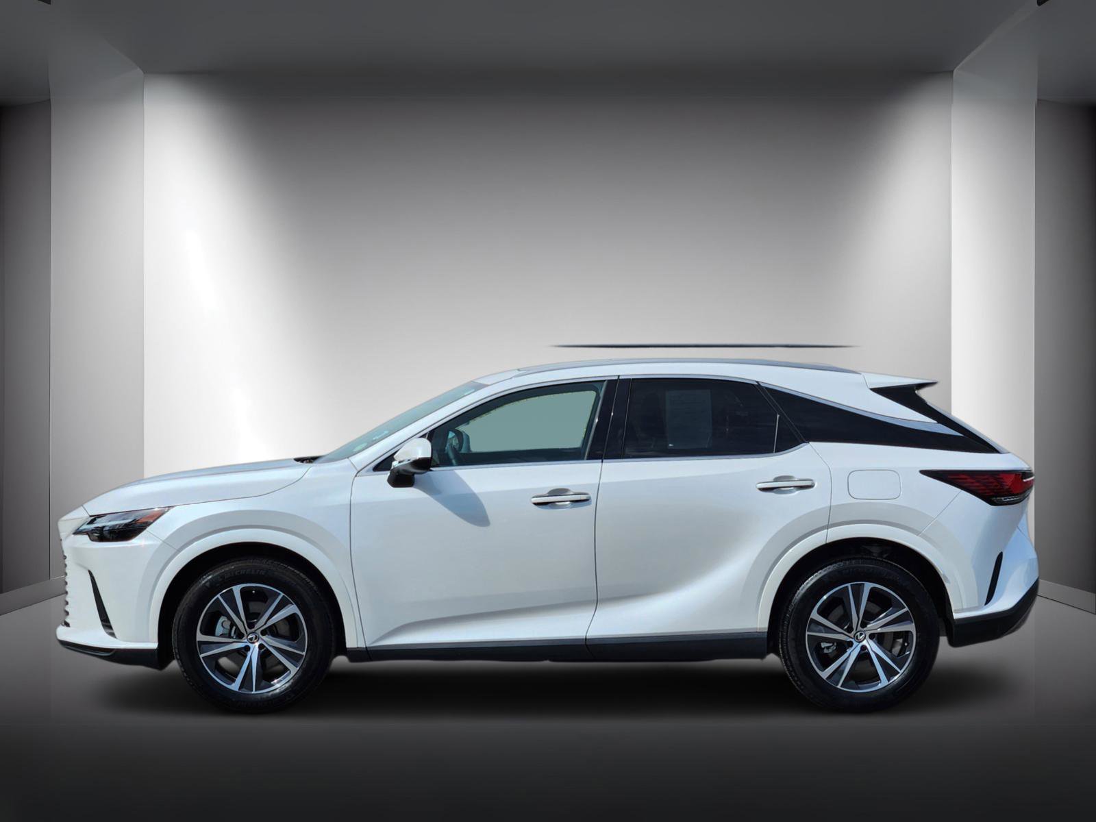 Used 2023 Lexus RX 350h w/ Cold Area Package image 2