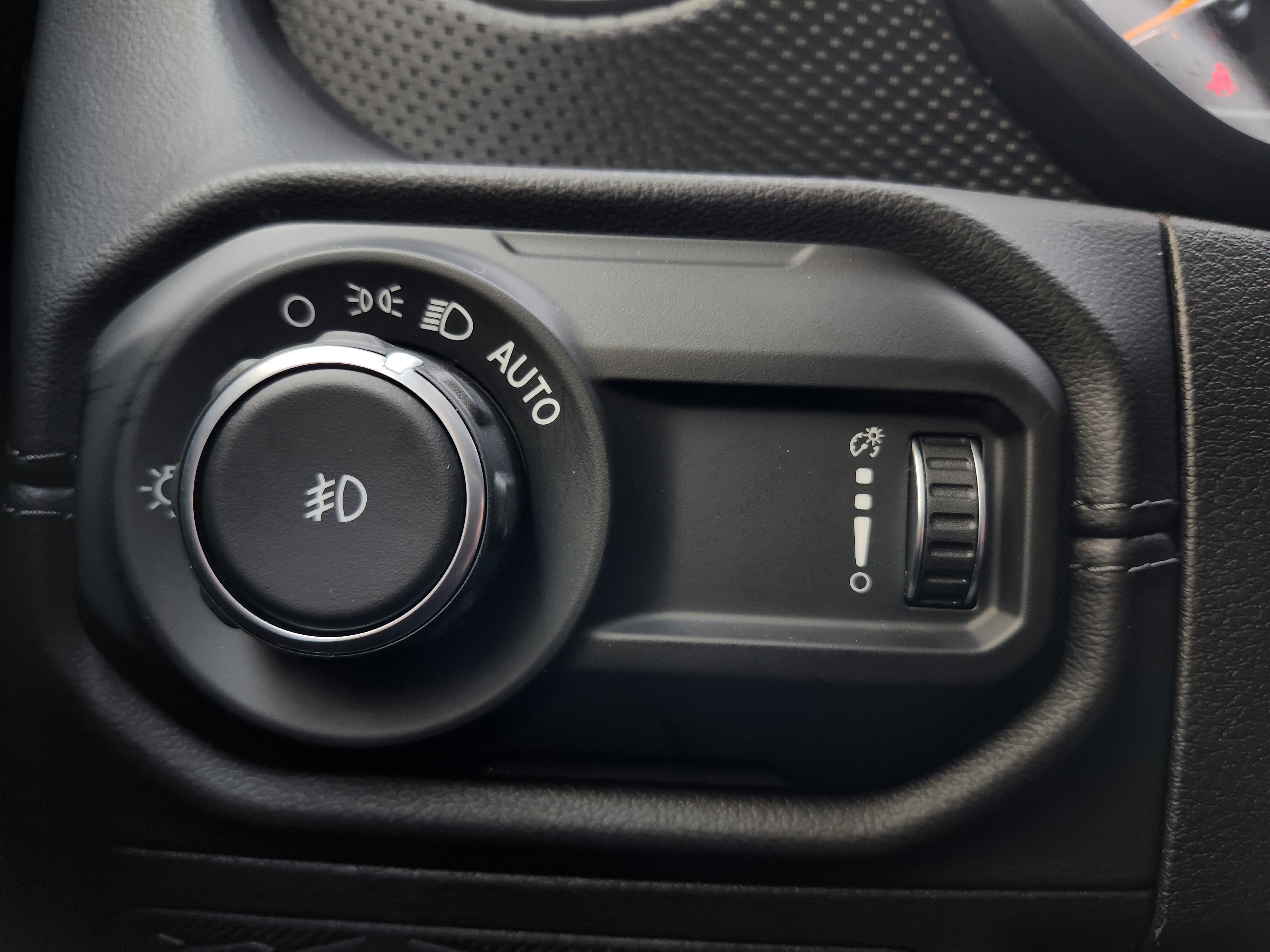 Used 2024 Jeep Wrangler Rubicon w/ Convenience Group image 11