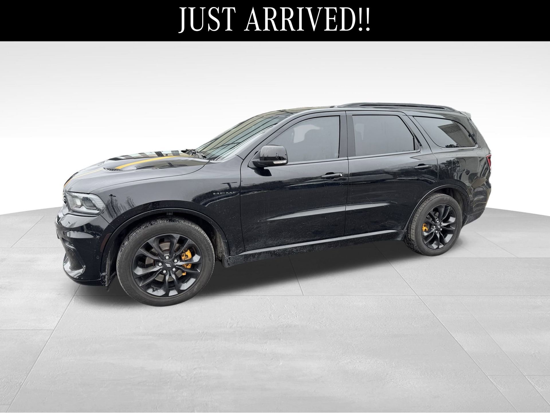 Used 2023 Dodge Durango R/T w/ Hemi Orange Plus Package image 3