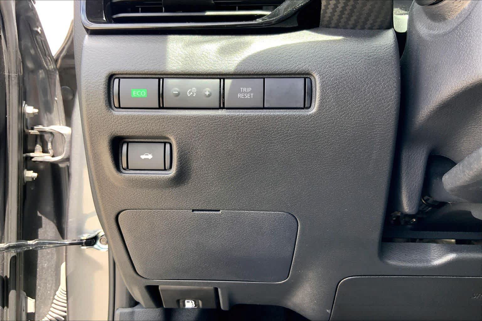 Used 2024 Nissan Sentra SV w/ All-Weather Package FWD image 33