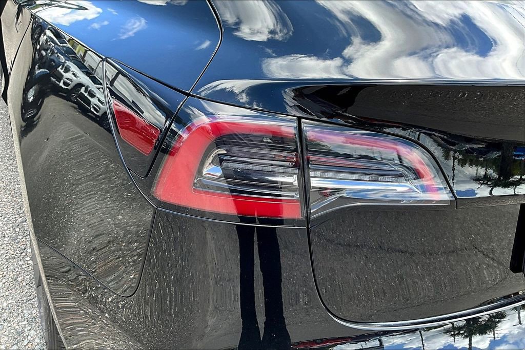 Used 2023 Tesla Model 3 Standard Range RWD image 19