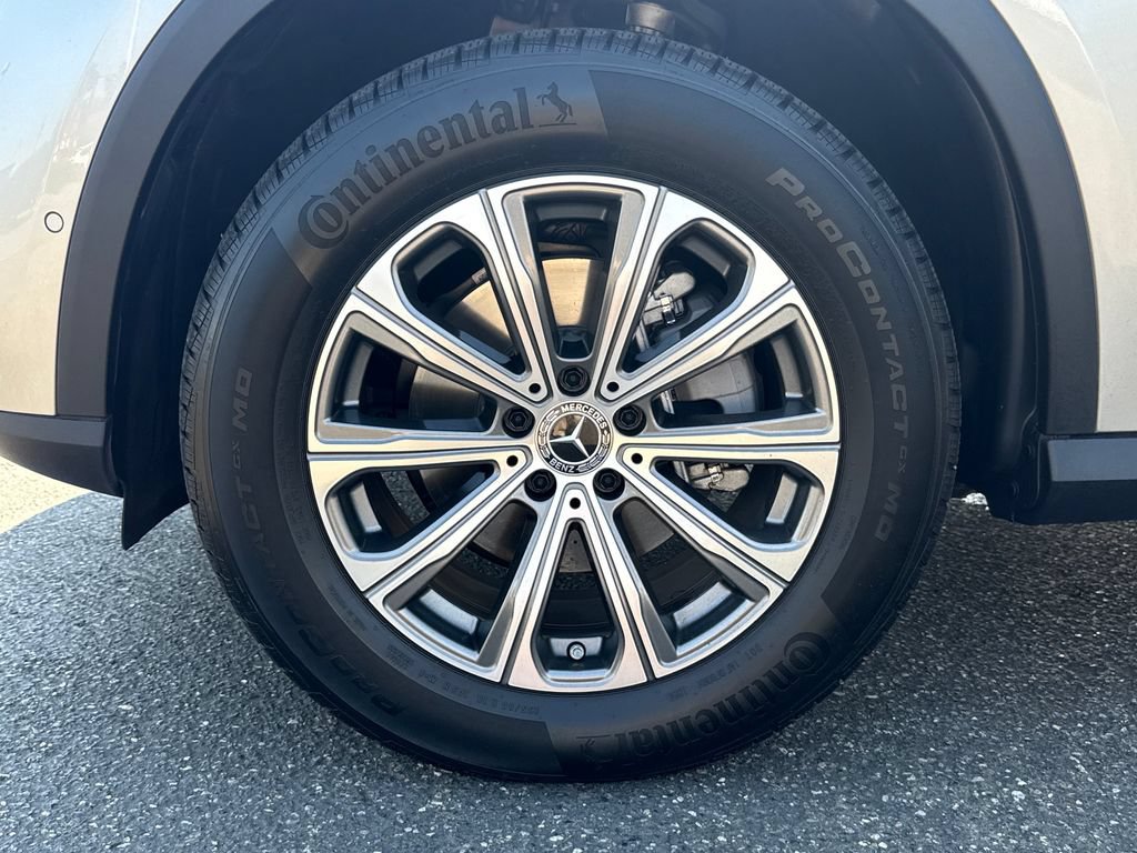Used 2024 Mercedes-Benz GLC 300 4MATIC image 29