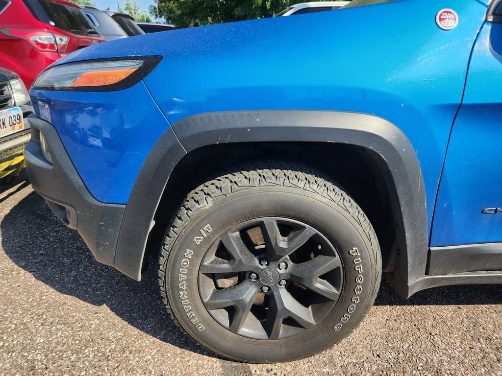 Used 2017 Jeep Cherokee Trailhawk w/ Comfort/Convenience Group AWD/4WD image 5