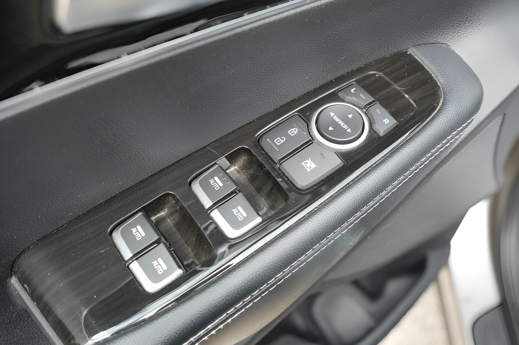 Used 2019 Kia Sorento FWD V6 image 21
