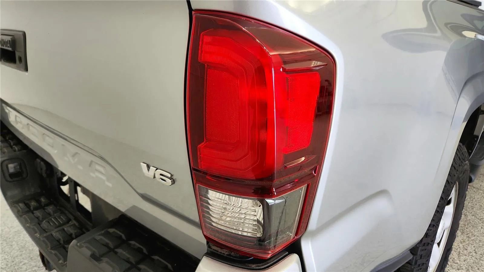 Used 2023 Toyota Tacoma SR AWD/4WD image 15