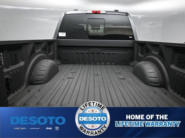 New 2026 Ford F250 Lariat w/ Black Appearance Package image 17