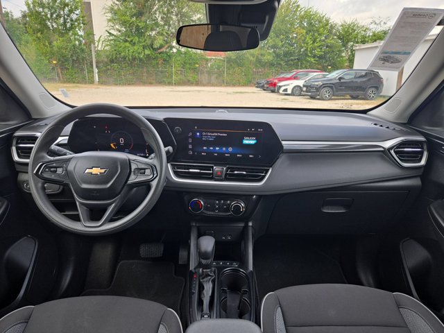 Used 2025 Chevrolet TrailBlazer LT AWD/4WD image 24