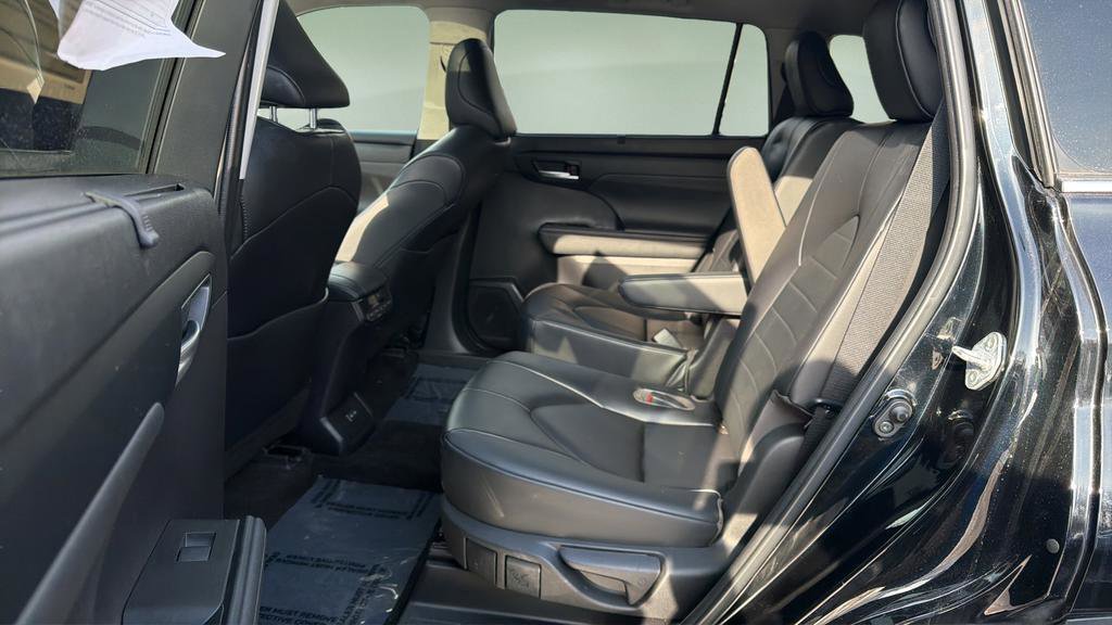 Used 2023 Toyota Highlander XLE image 15