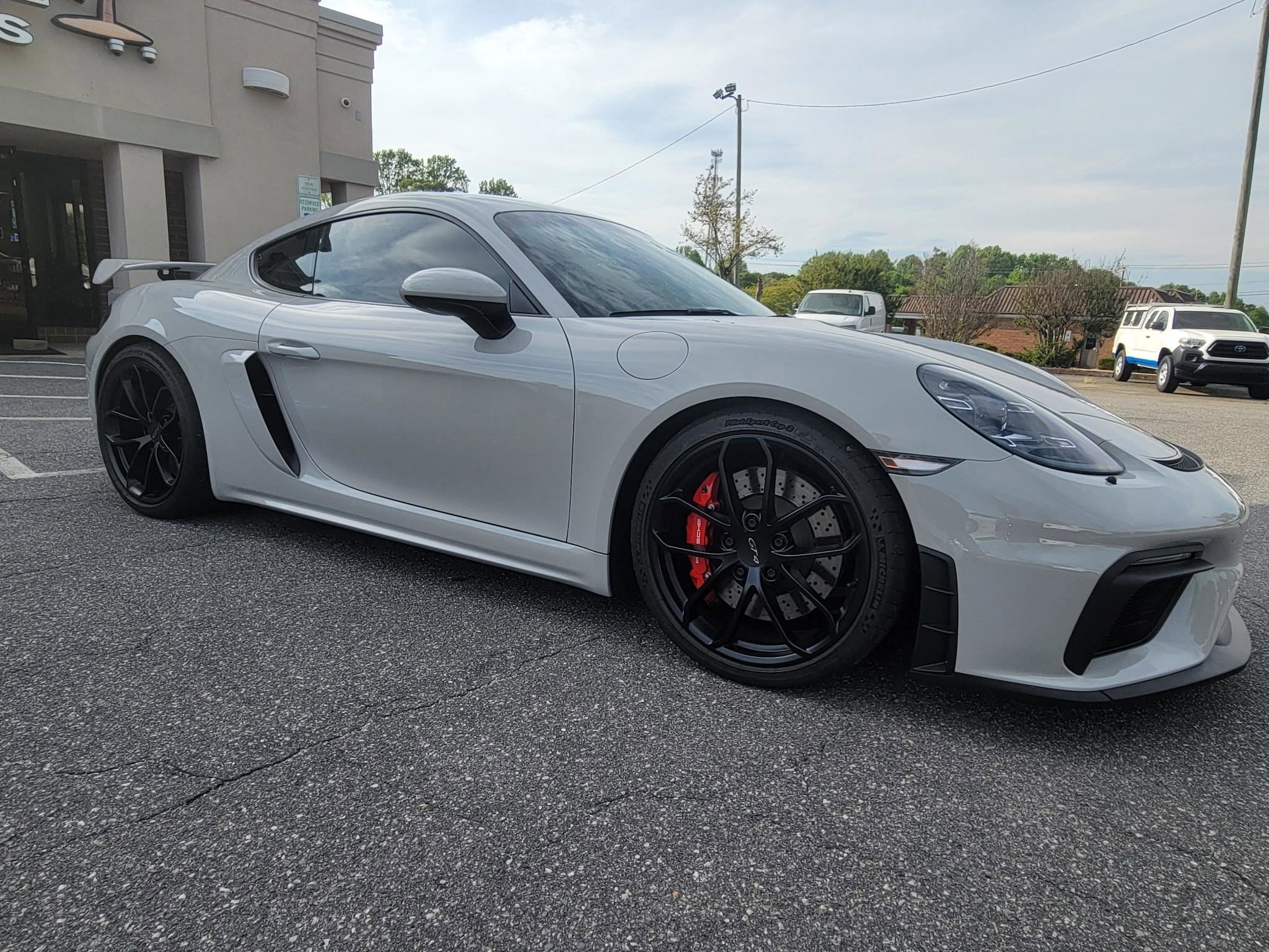 Used 2022 Porsche 718 Cayman GT4 RWD image 21