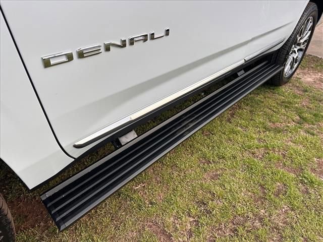 New 2026 GMC Yukon Denali w/ Denali Reserve Package image 16