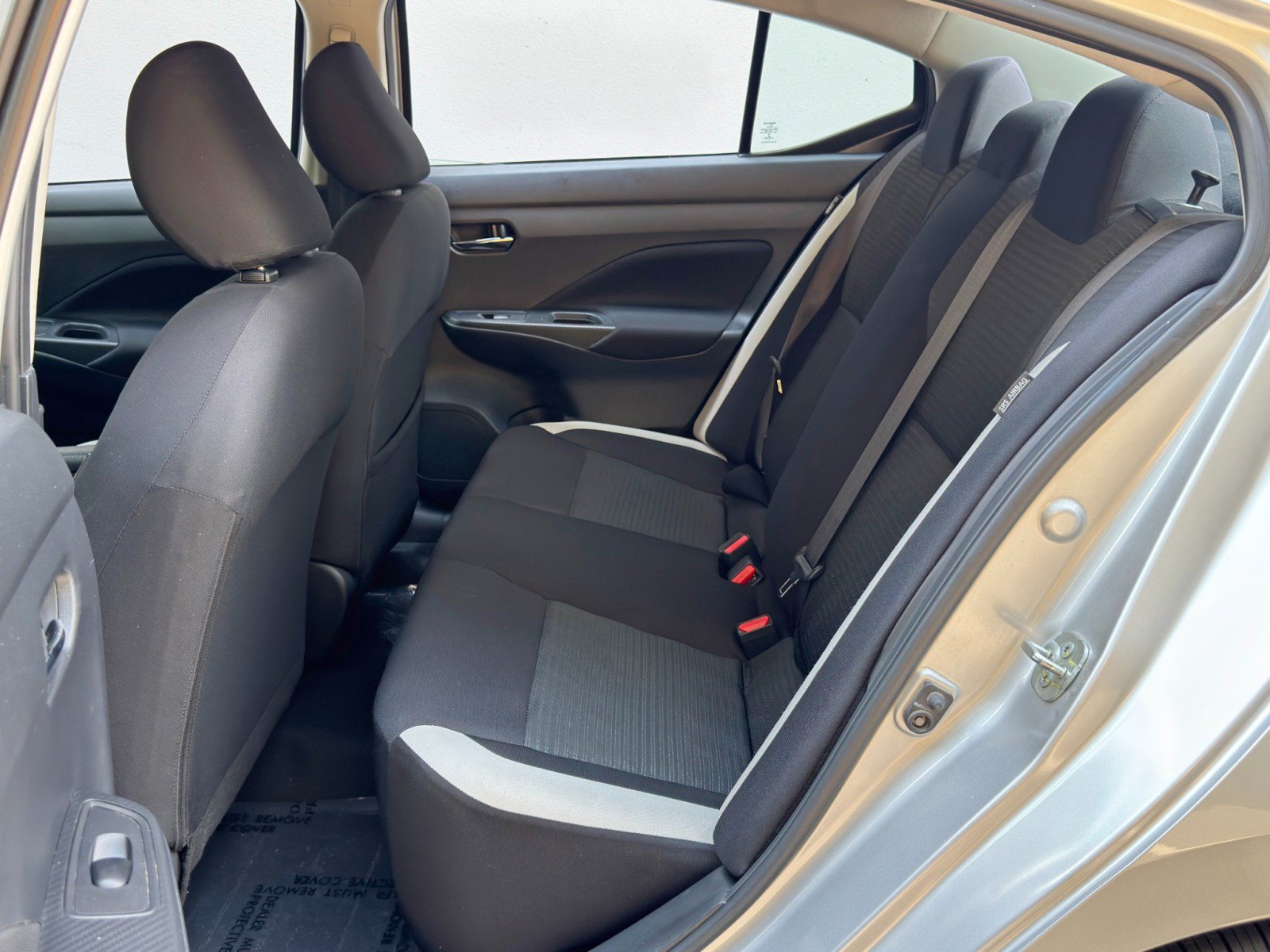 Used 2021 Nissan Versa SV FWD image 33