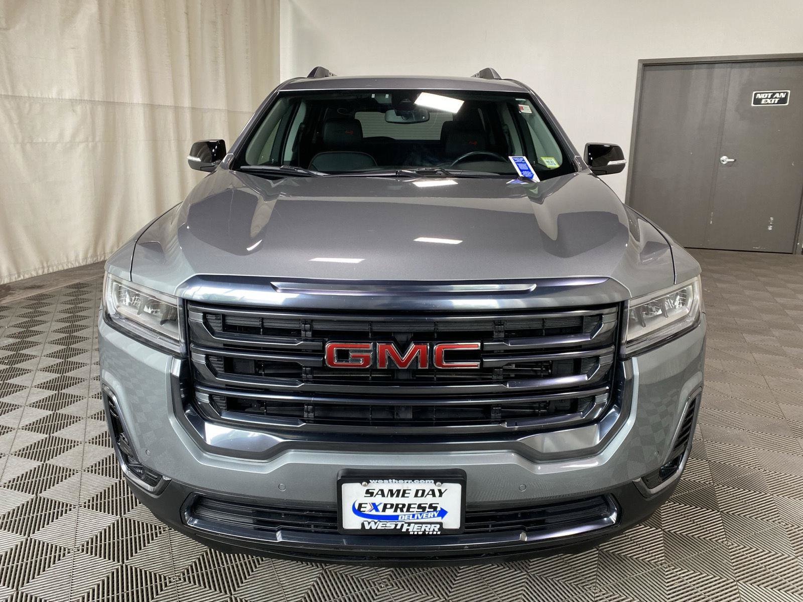 Used 2023 GMC Acadia AT4 w/ Preferred Package AWD/4WD image 3
