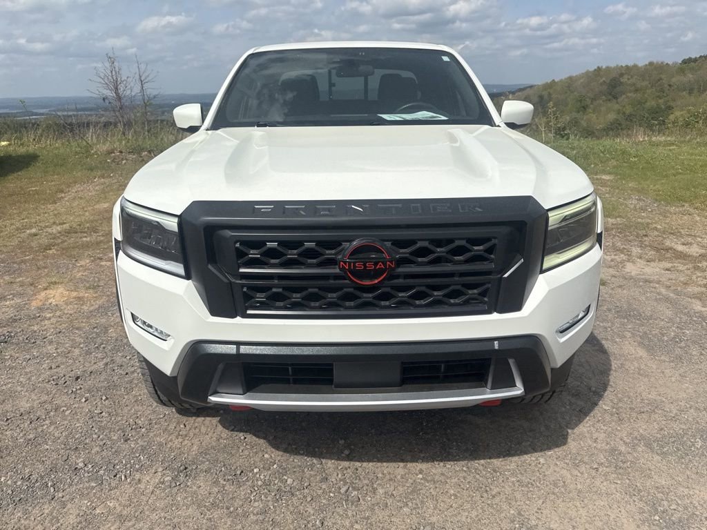 Used 2022 Nissan Frontier Pro-X image 2