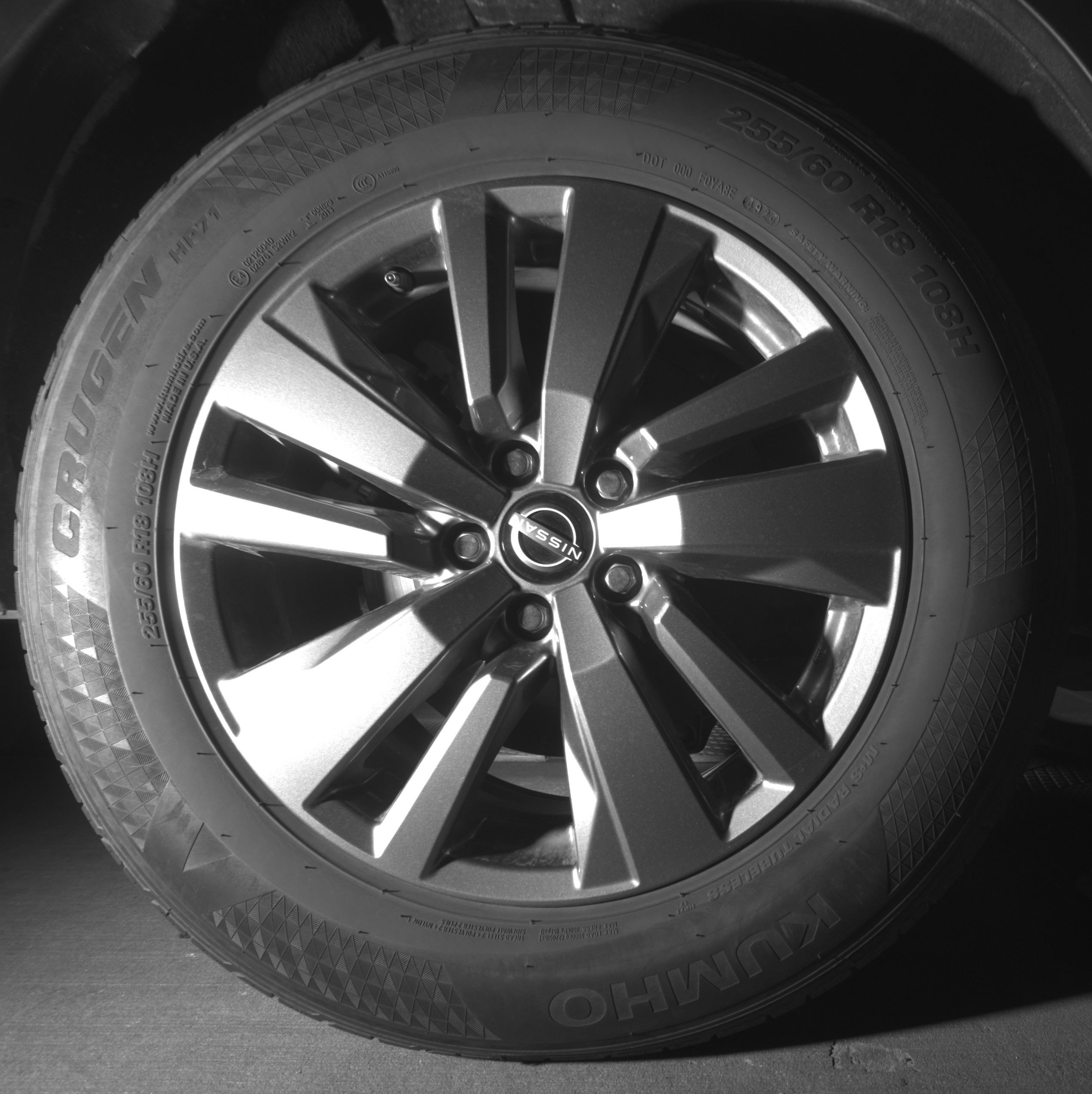 Used 2025 Nissan Pathfinder SV image 15