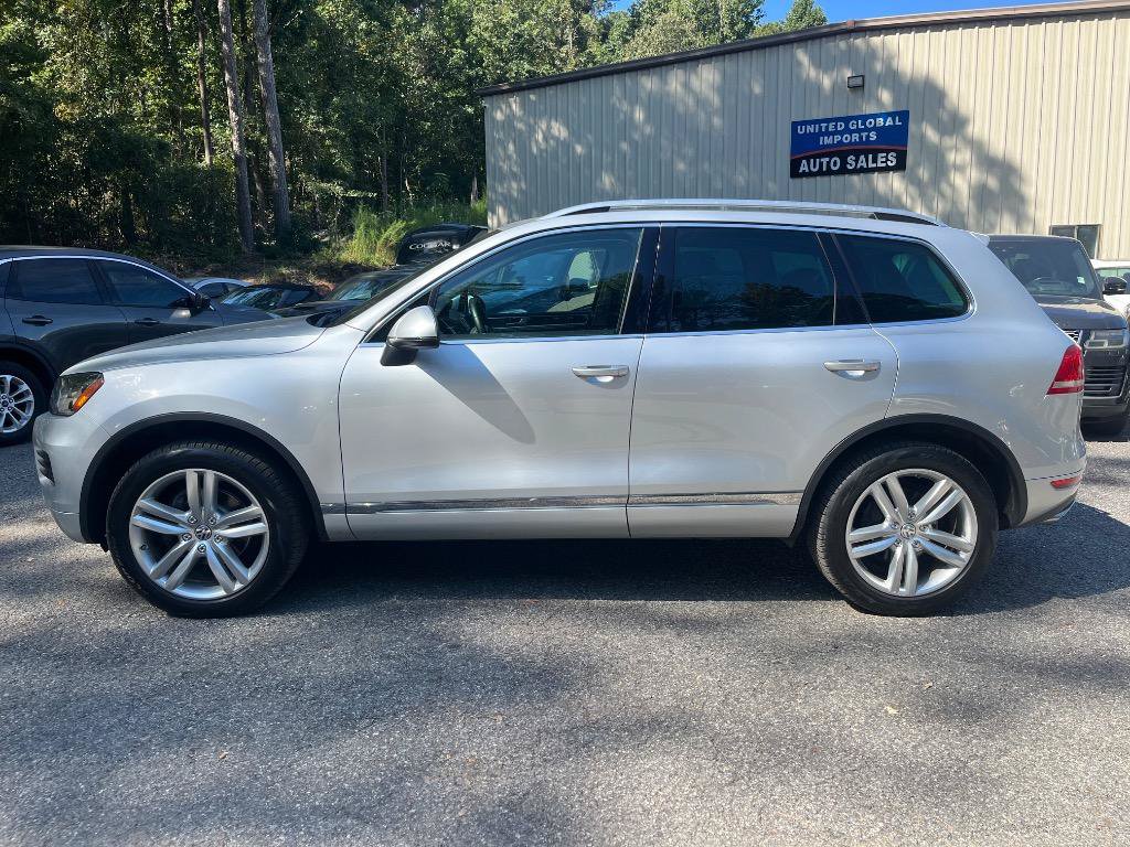 Used 2013 Volkswagen Touareg Executive AWD/4WD image 13