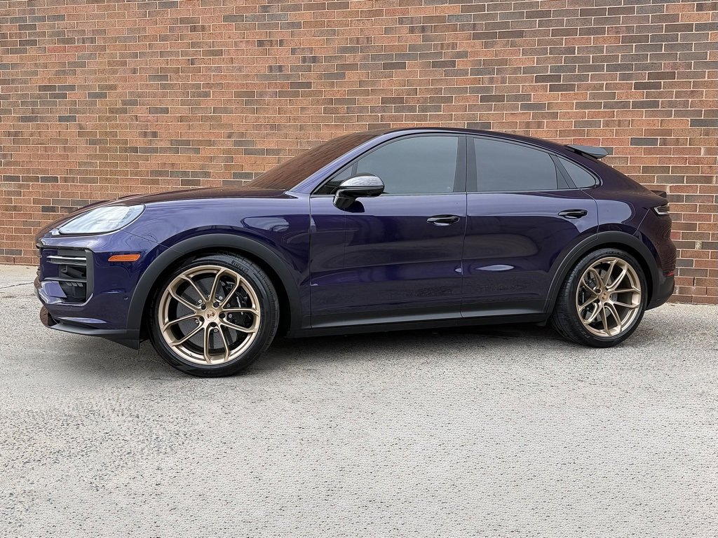 Certified 2025 Porsche Cayenne Turbo GT image 1