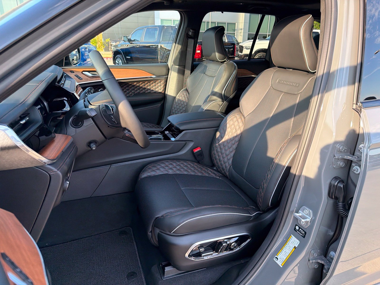New 2027 Jeep Grand Cherokee Summit AWD/4WD image 14
