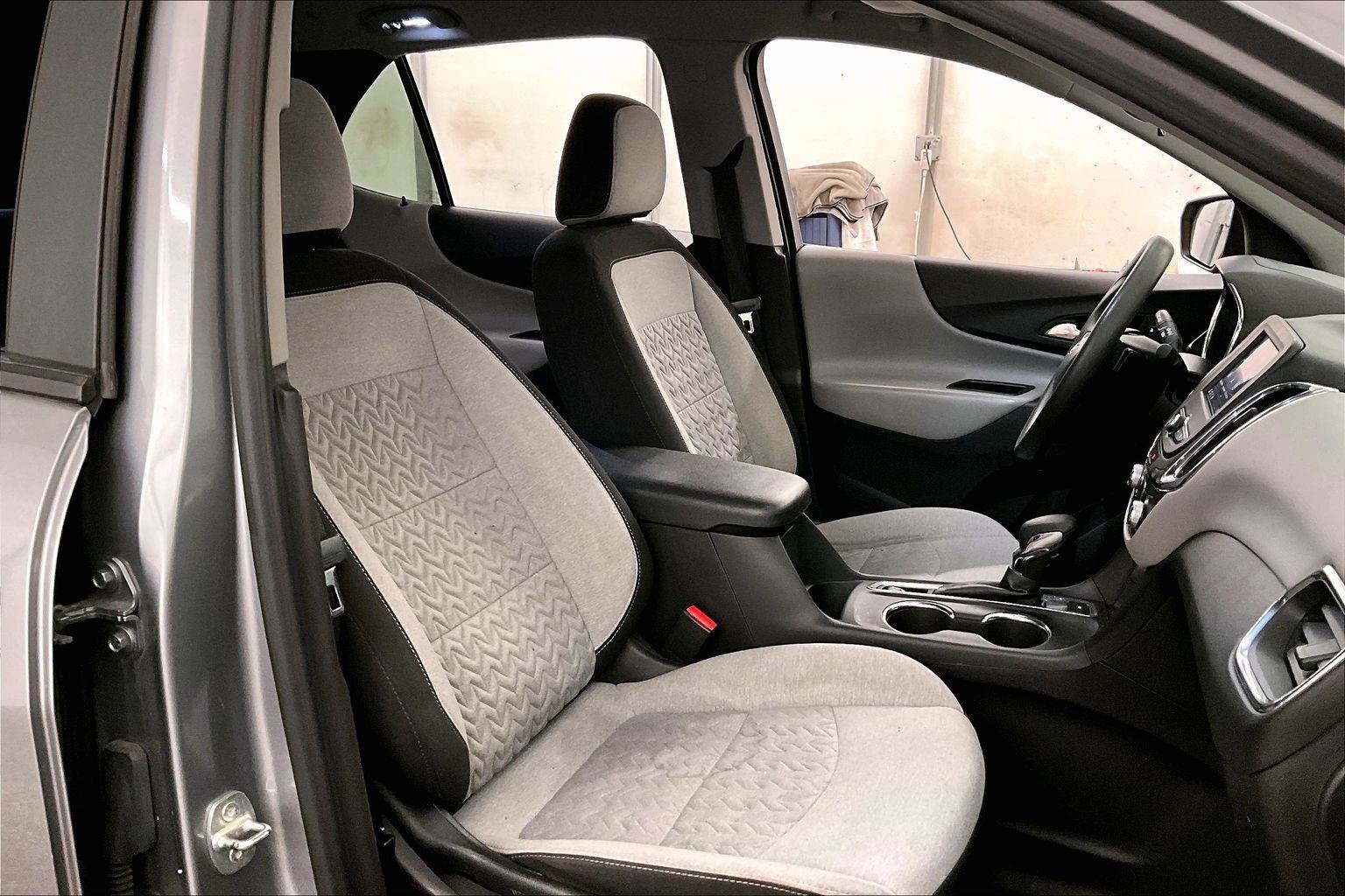 Used 2023 Chevrolet Equinox LS w/ LS Convenience Package image 7