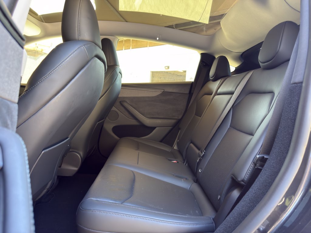 Used 2026 Tesla Model Y AWD image 19