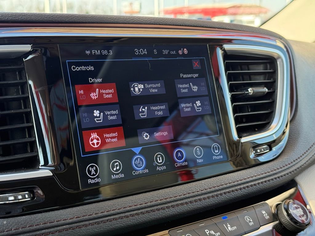 Used 2017 Chrysler Pacifica Limited image 24