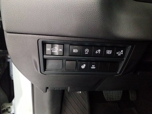 Used 2025 Toyota Tundra Limited AWD/4WD image 11
