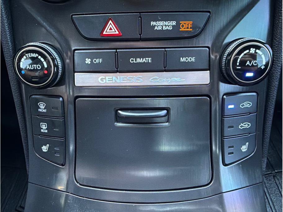 Used 2015 Hyundai Genesis 3.8 RWD image 21