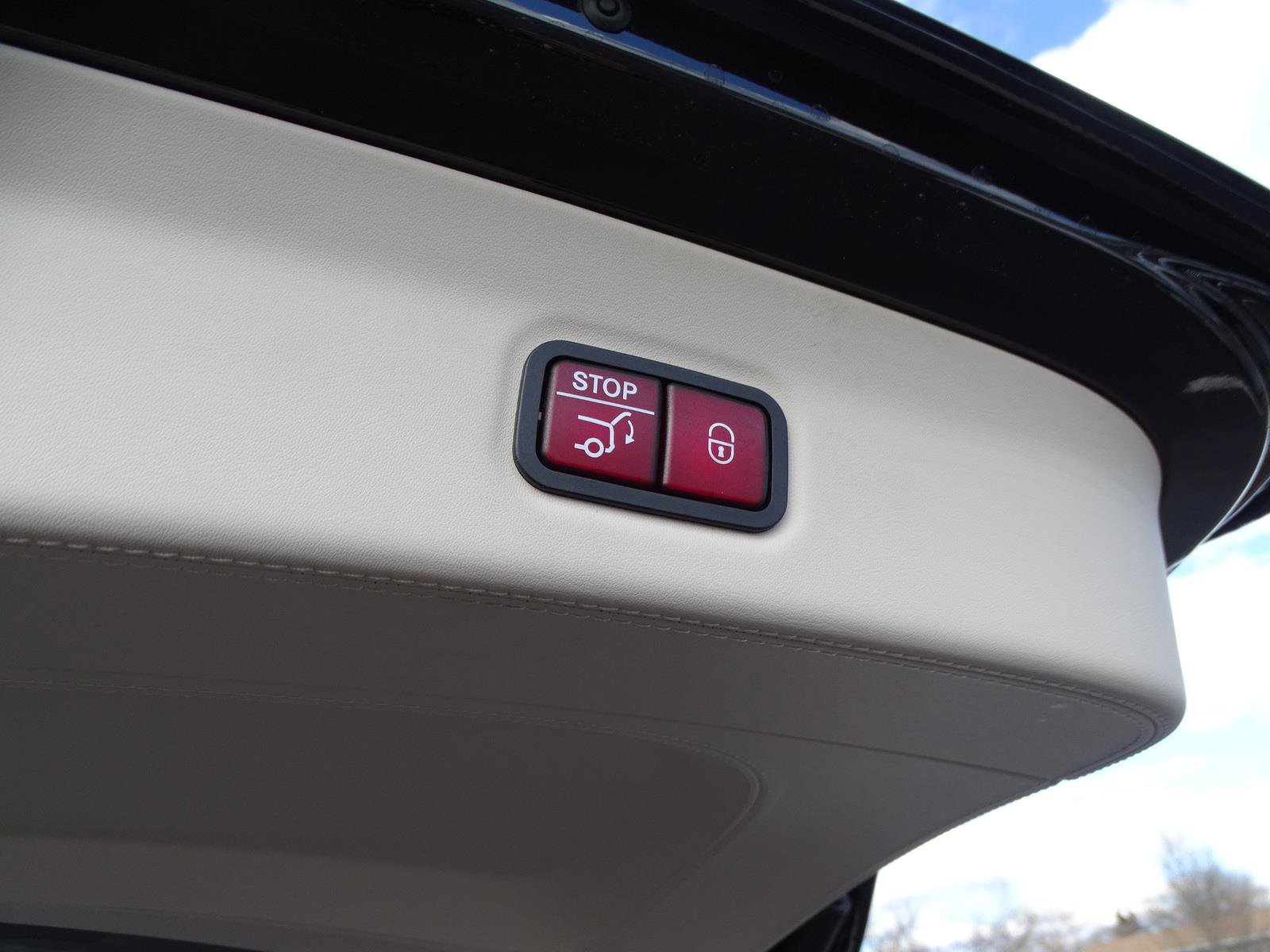 Used 2021 Mercedes-Benz Maybach GLS 600 4MATIC image 17