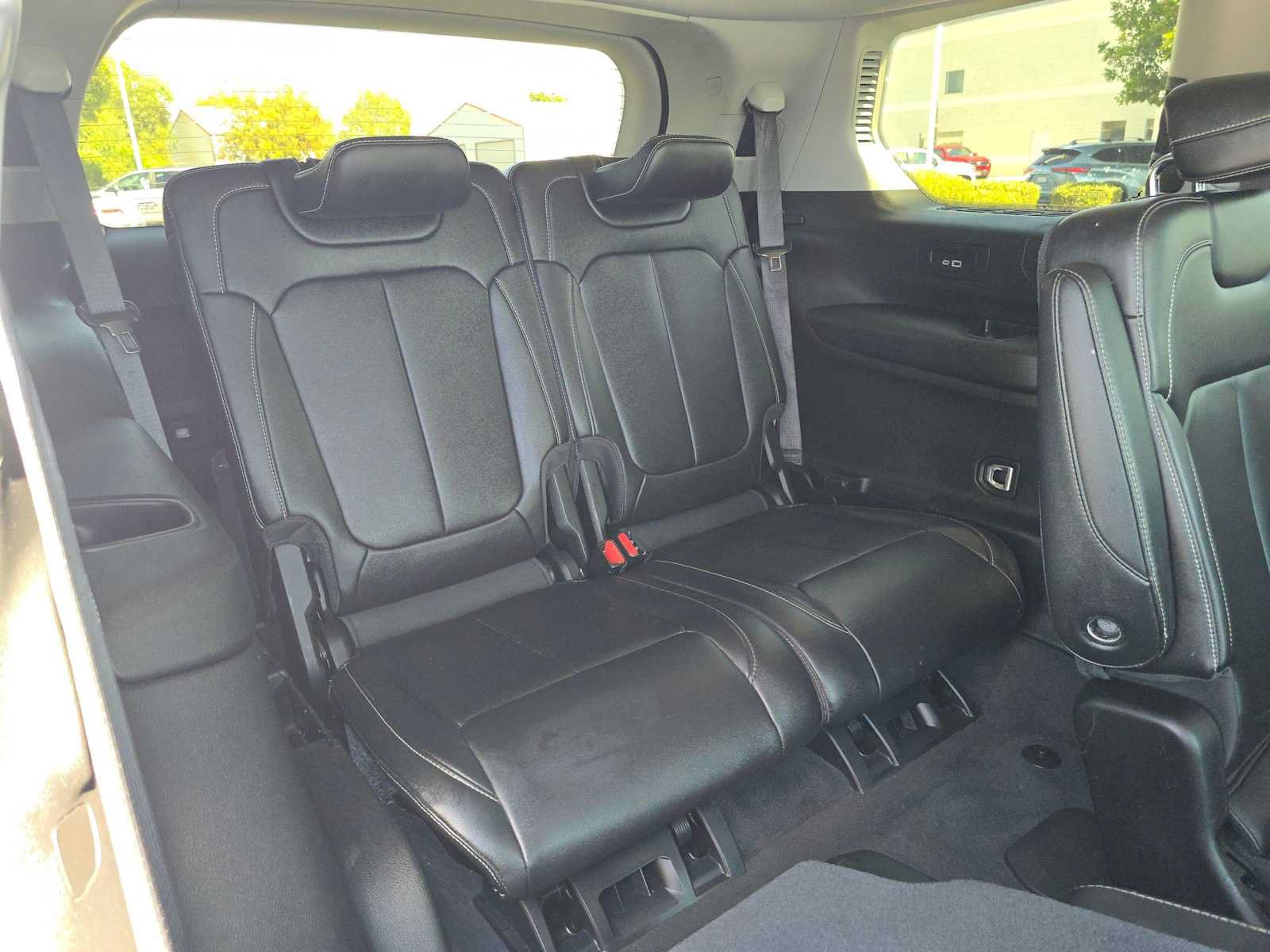 Used 2023 Jeep Grand Cherokee L Limited w/ Rear Seat Video Group I AWD/4WD image 13