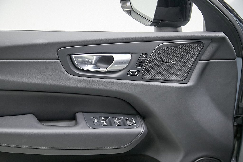 Certified 2023 Volvo XC60 T8 Plus w/ Climate Package image 11