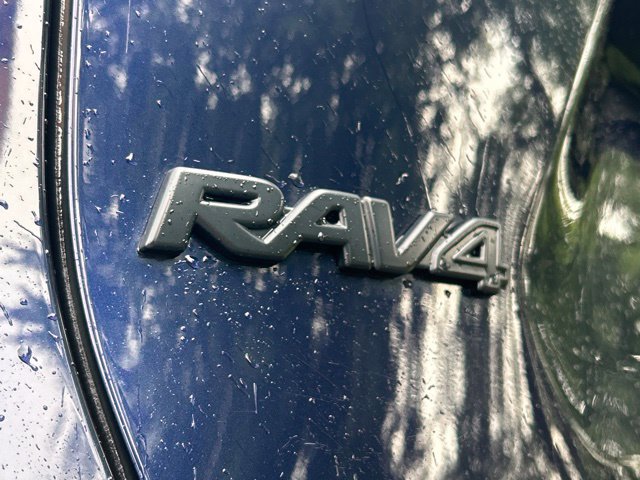 Used 2021 Toyota RAV4 XLE Premium AWD/4WD image 14