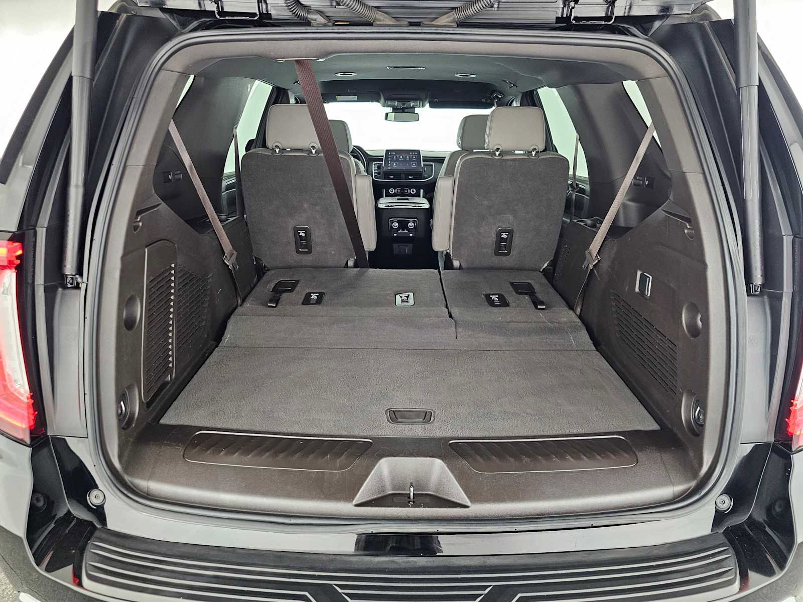 Used 2023 GMC Yukon SLT image 16