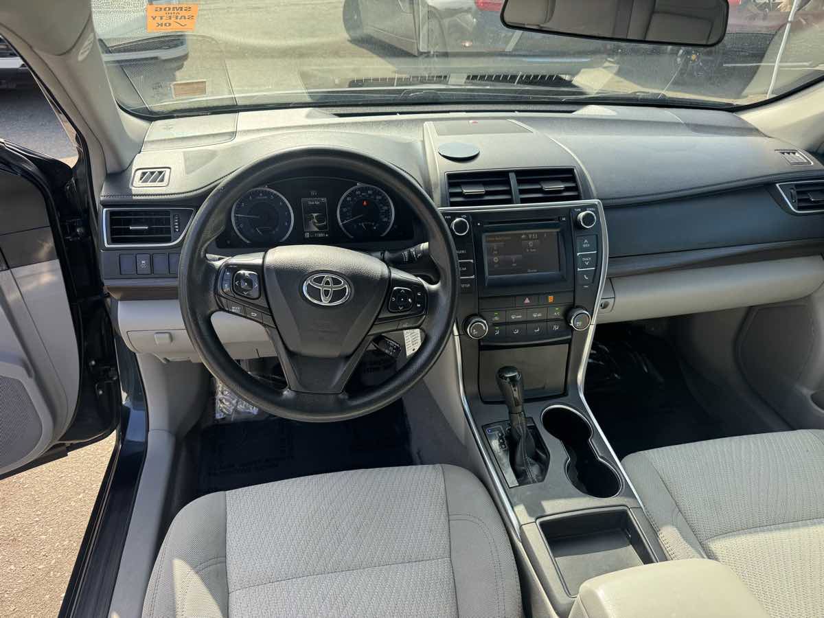Used 2016 Toyota Camry SE image 10