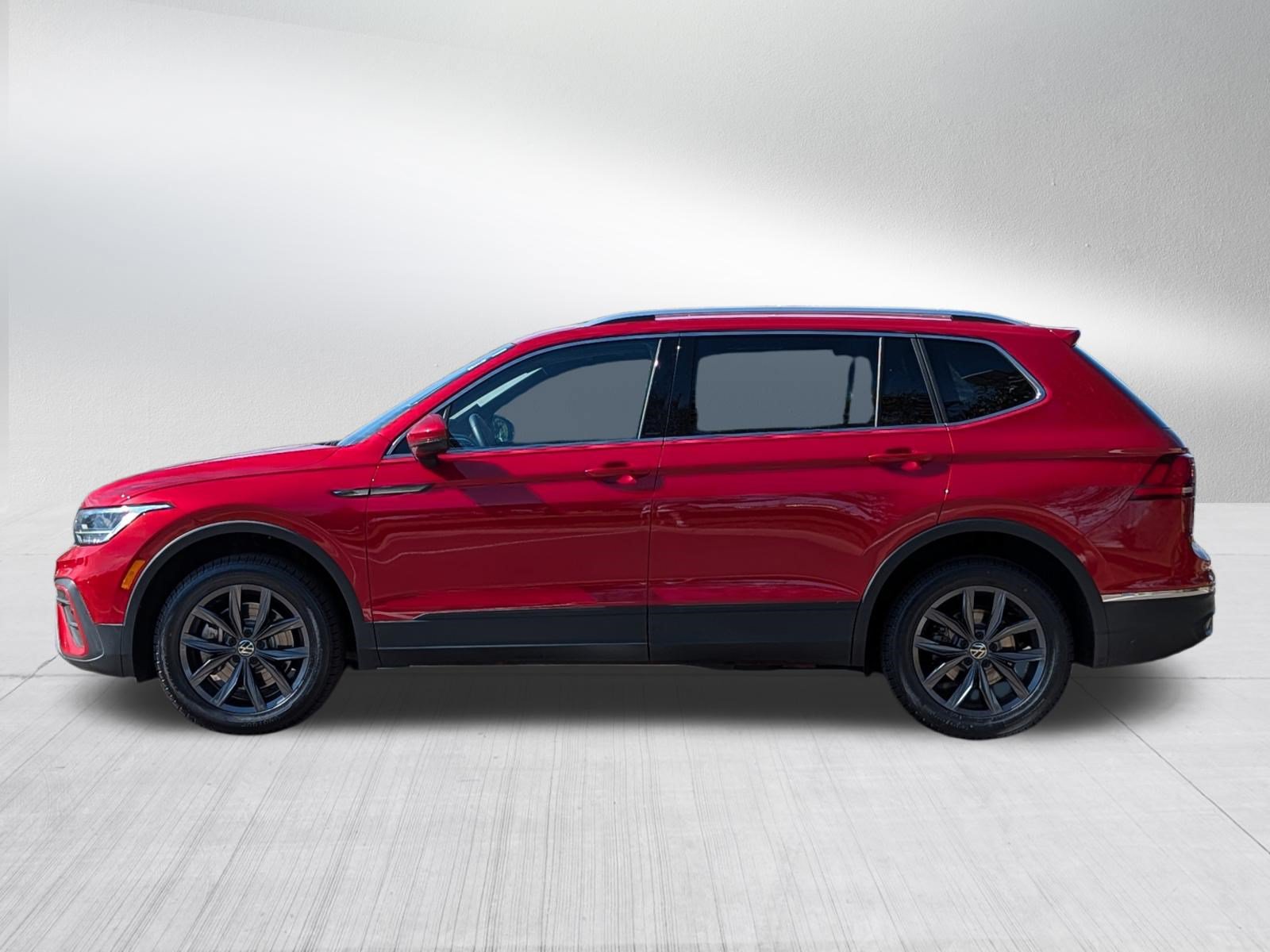 Certified 2023 Volkswagen Tiguan SE FWD image 4