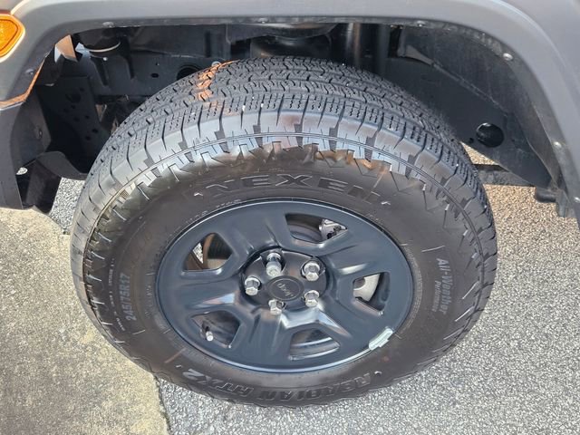 Used 2025 Jeep Wrangler Sport image 24