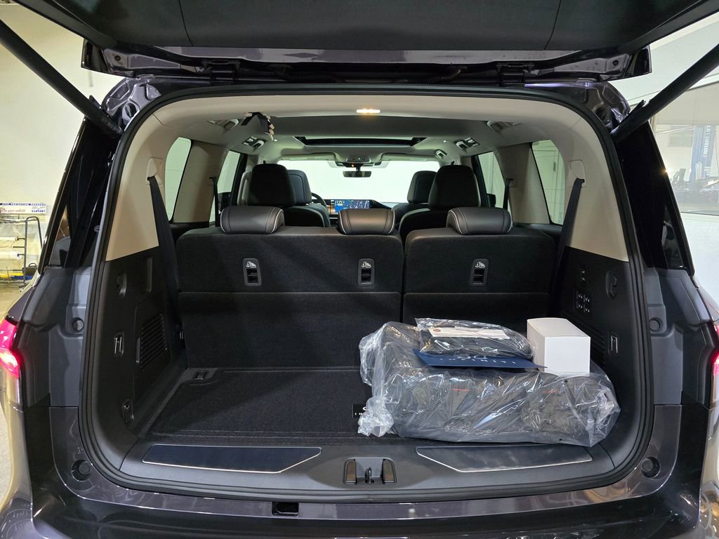 New 2025 INFINITI QX80 Luxe w/ Cargo Package image 33