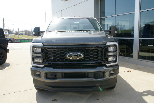 New 2026 Ford F350 XLT w/ XLT Premium Package AWD/4WD image 6