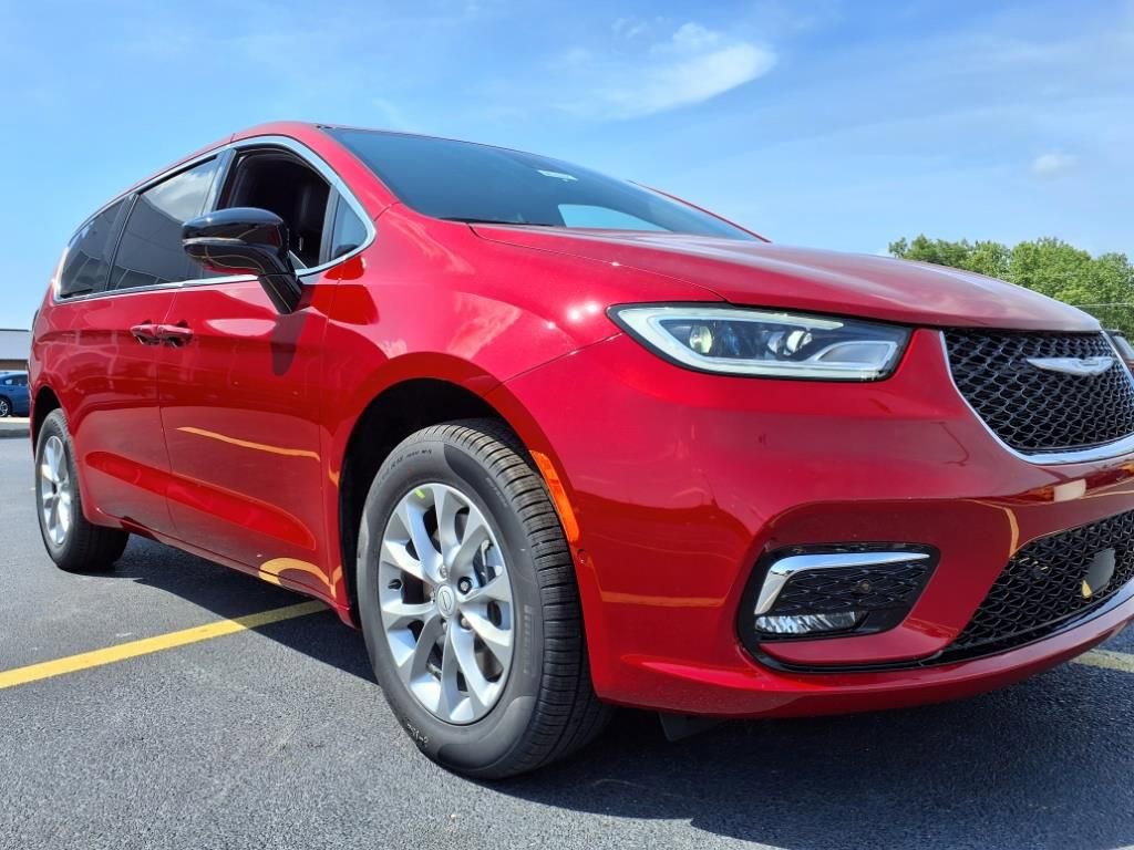 New 2026 Chrysler Pacifica Select image 9