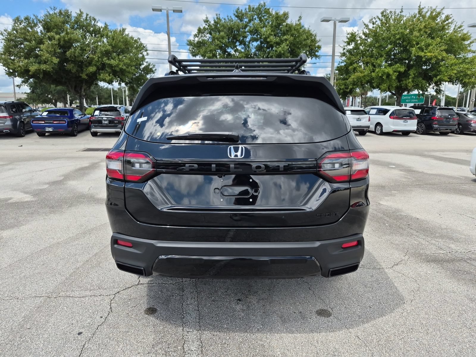 New 2026 Honda Pilot Sport image 5
