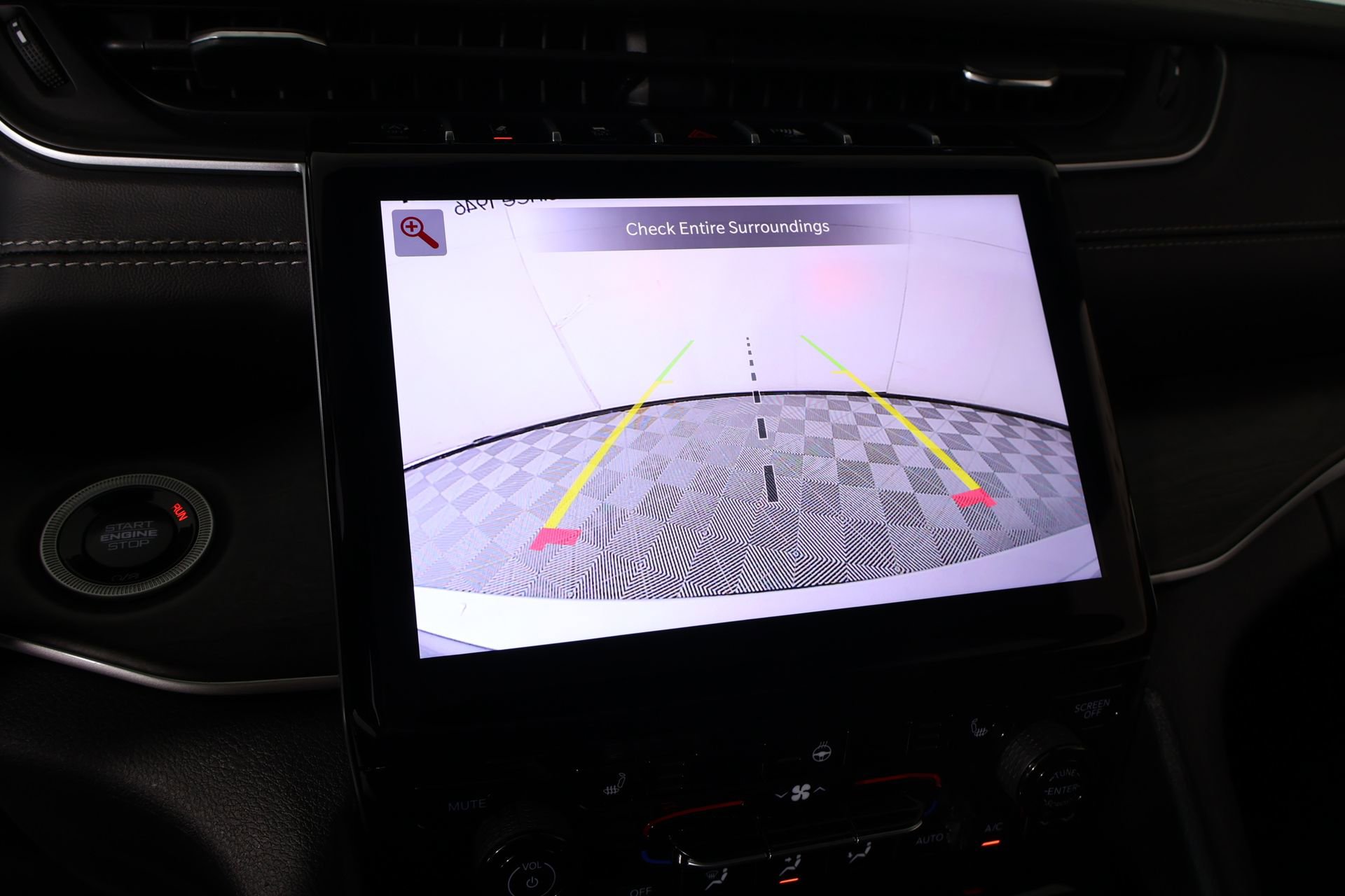 Used 2025 Jeep Grand Cherokee L Limited w/ Black Appearance Package image 6