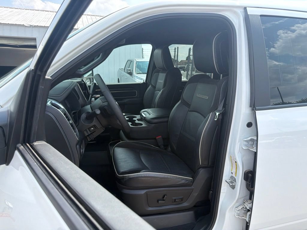 Used 2026 RAM 2500 Laramie AWD/4WD image 18