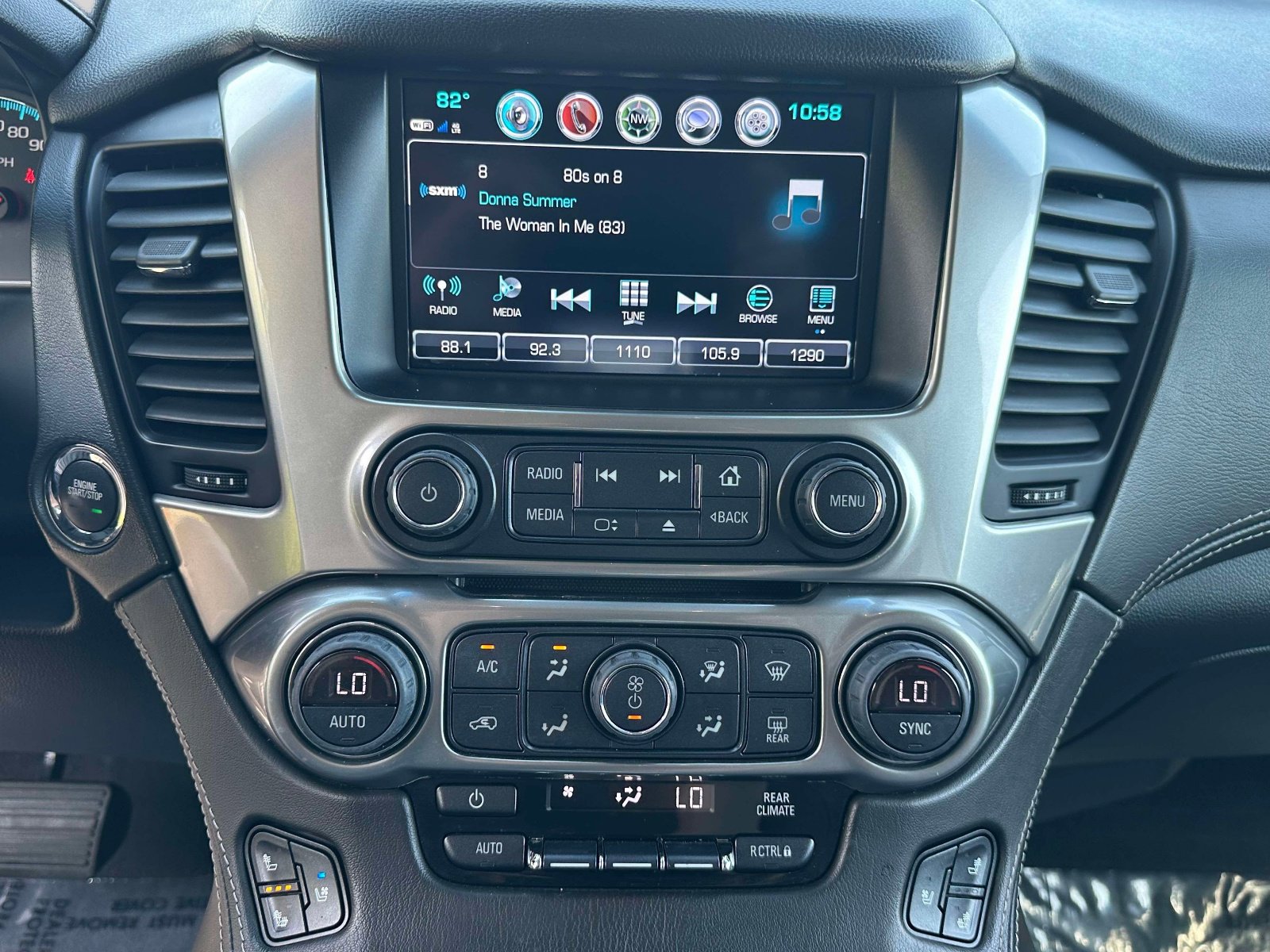 Used 2020 Chevrolet Suburban Premier w/ Premier Plus Edition image 9