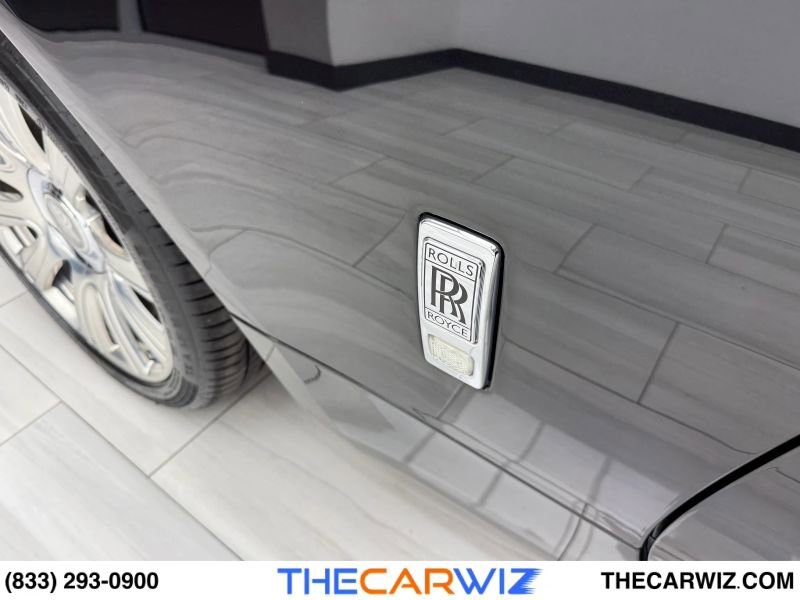 Used 2019 Rolls-Royce Dawn image 16