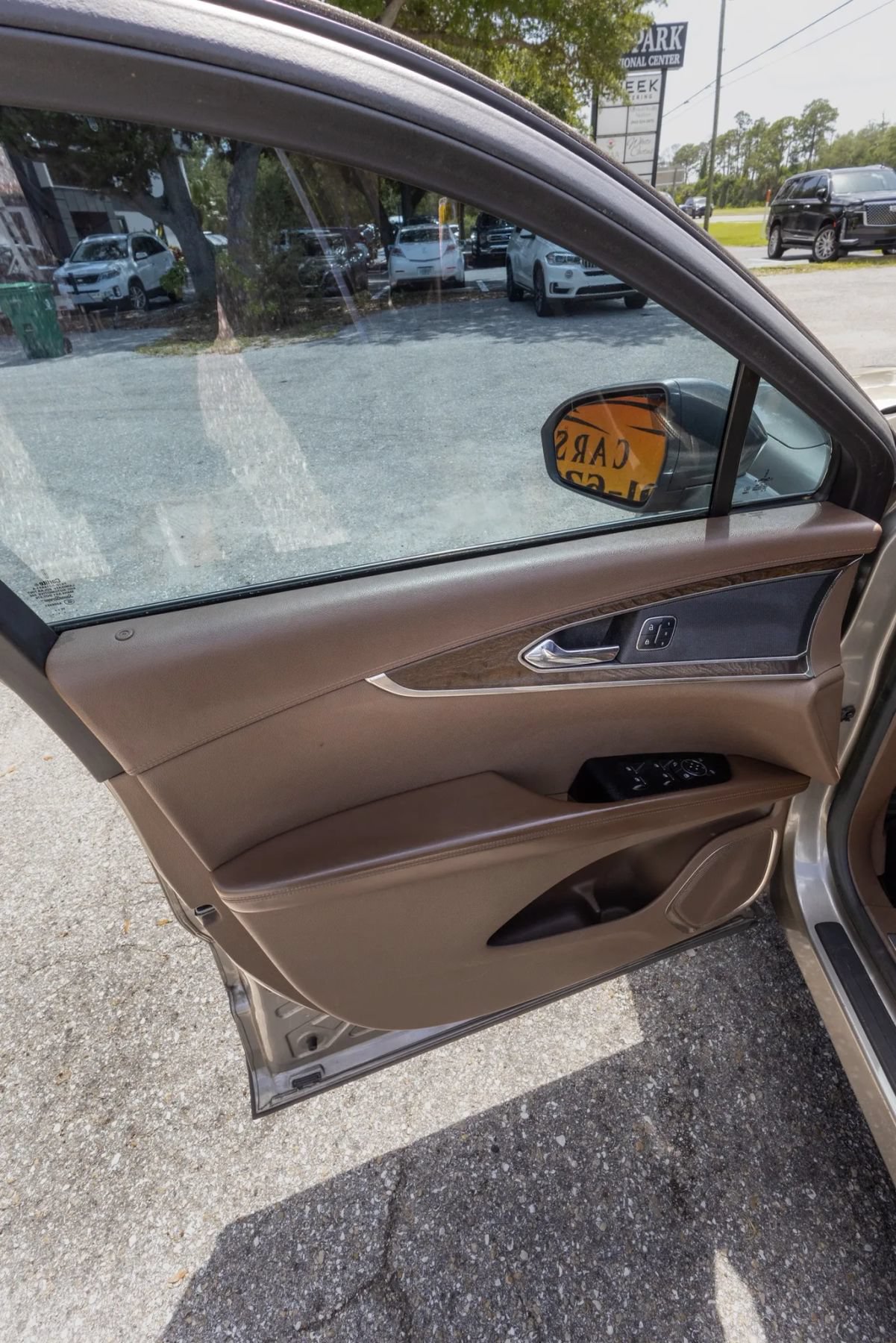 Used 2016 Lincoln MKX Reserve w/ Climate Package AWD/4WD image 4