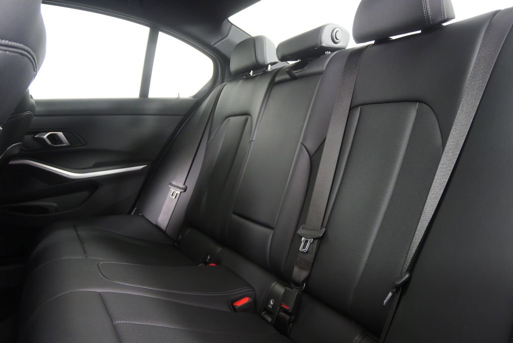 Certified 2025 BMW 330i Sedan image 15